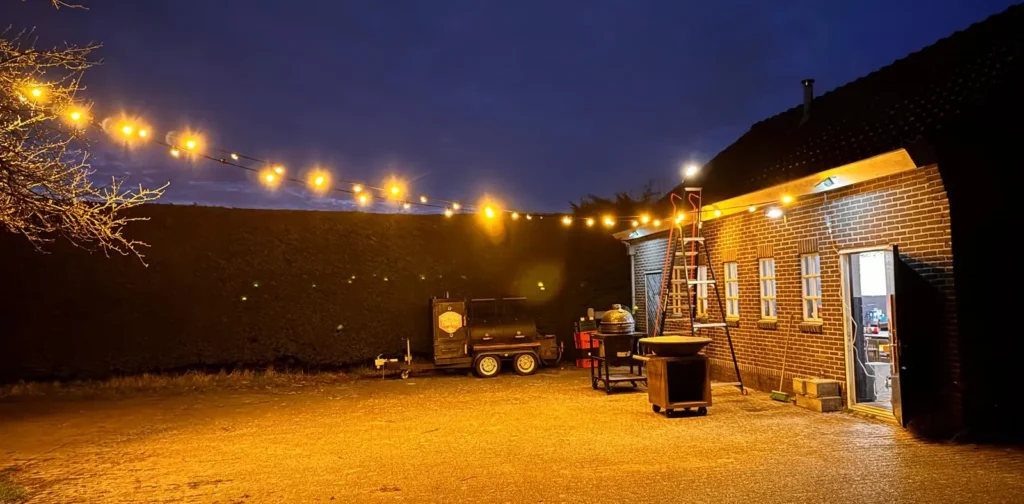 BBQ Workshop locatie evenementen locatie Velserbroek bij de Pitmaster op bezoek mannen BBQ